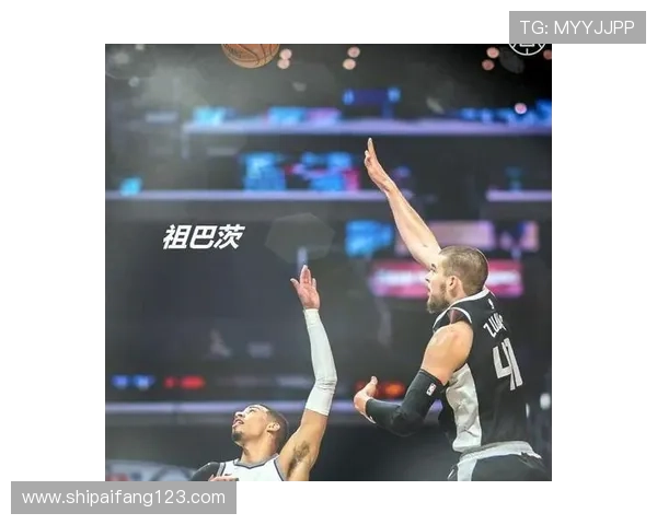 老詹三双难掩肯纳德内线新策略 老詹三双难掩肯纳德内线新策略